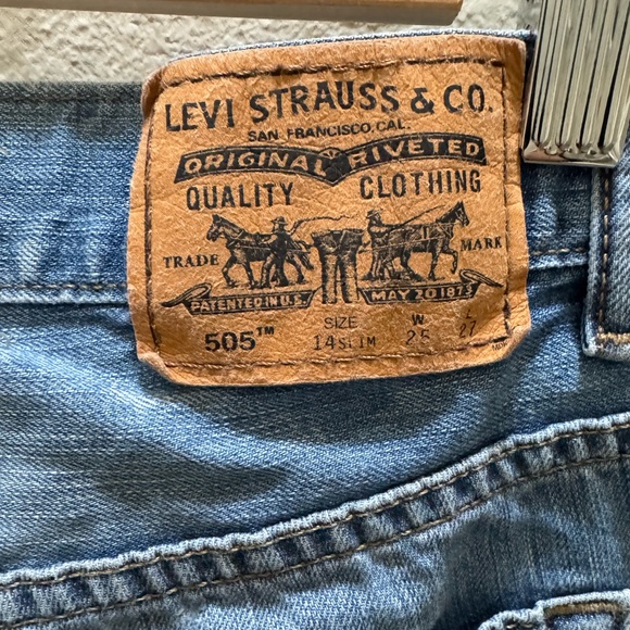 Levi's Other - Levi Strauss & Co
505
Boys size 14 Slim
W25 / L27